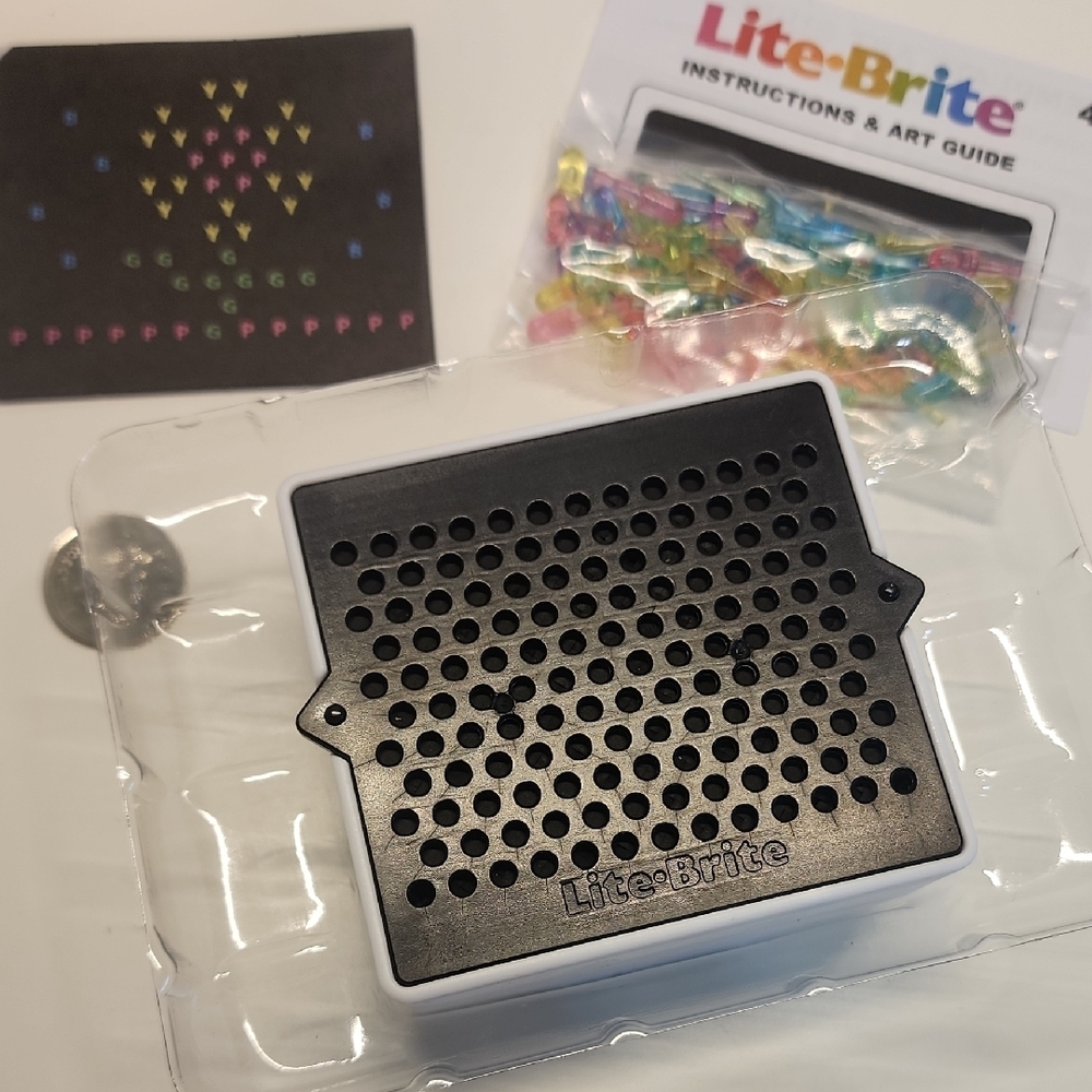 Lite-Brite Creative Light Box Set - Picture 6 of 6